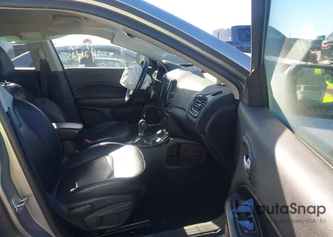 2021 Jeep Compass Limited 4X4 z USA, uszkodzony, nr VIN 3C4NJDCB9MT572541